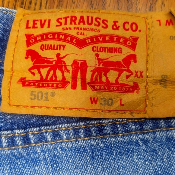 Levi’s 501 Denim Distressed Jean Shorts W30 A60 Waterless - Picture 7 of 11